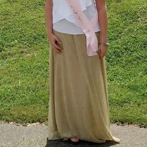 Lulu’s gold maxi skirt